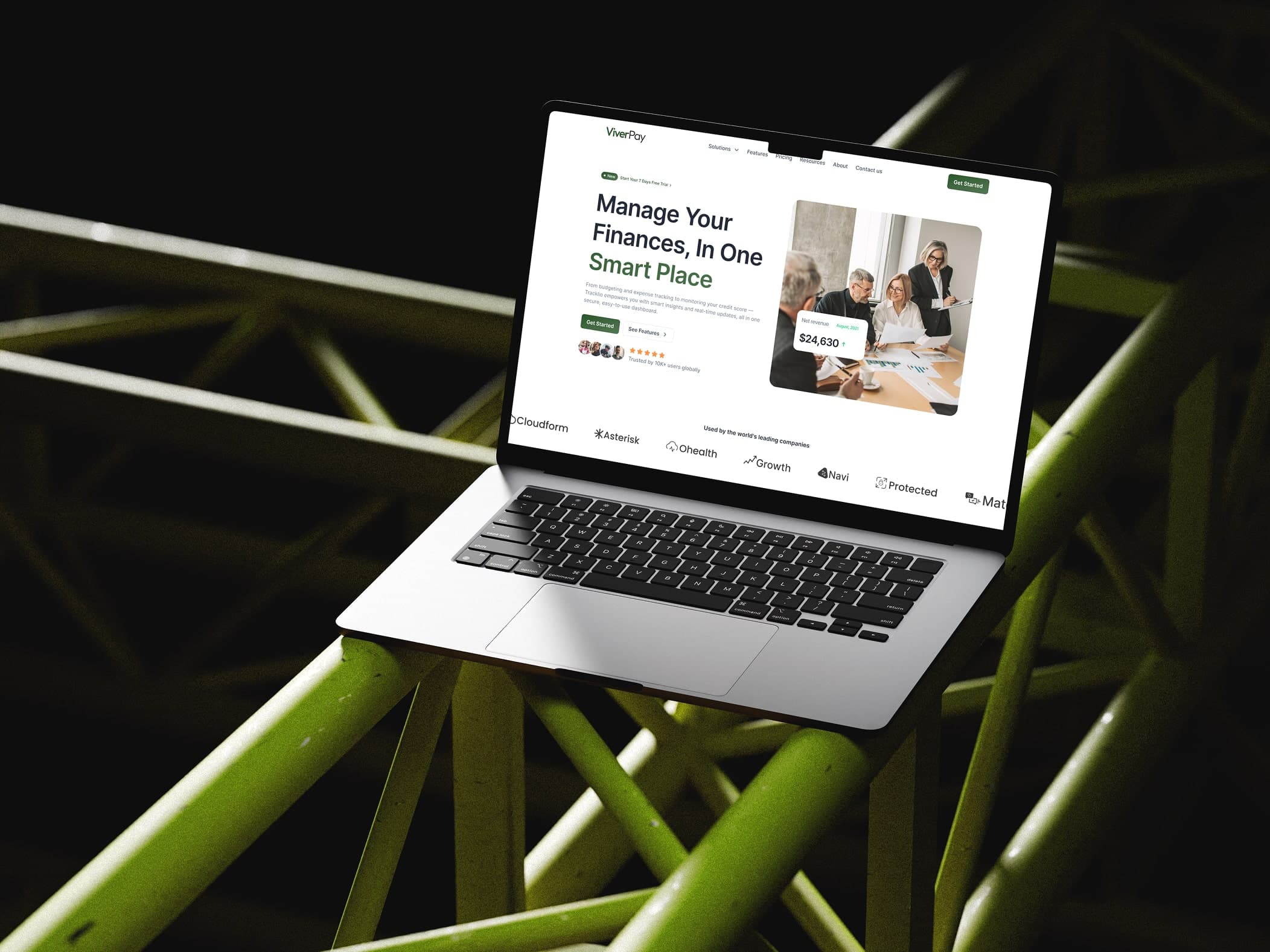 ViverPay desktop interface showing sleek modern fintech dashboard